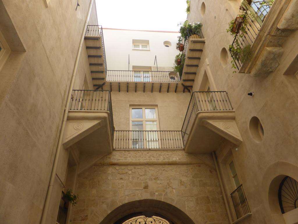 Appartamento In Palazzo Lampedusa Palermo Exterior foto